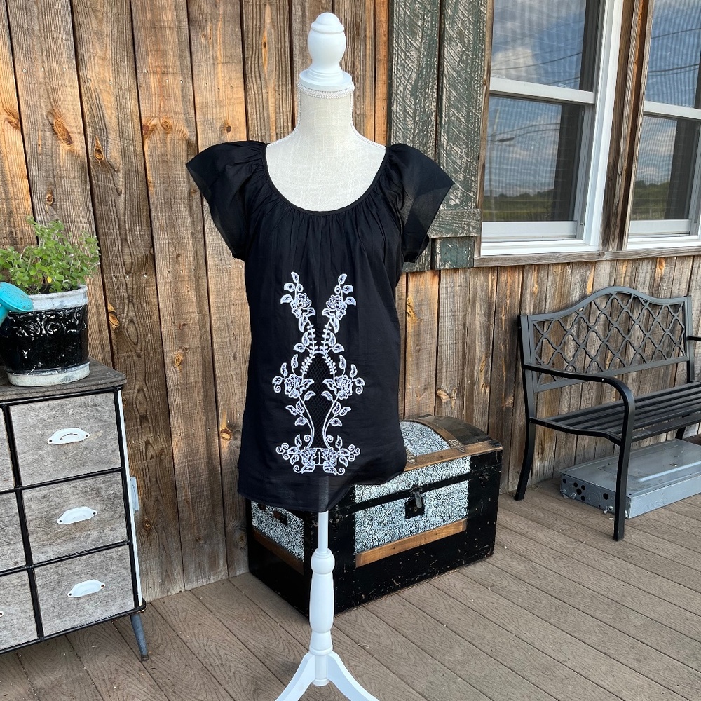 Vintage Peasant top by John Paul Richard  Medium Black and White